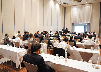 早朝から40 人を超える院長らが参加