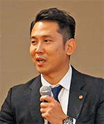 各施設に参加を呼びかける海老澤係長