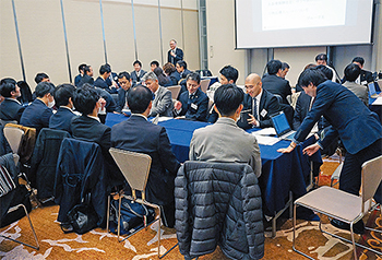 グループディスカッションでは病院の規模ごとに分かれ業務改善を討論