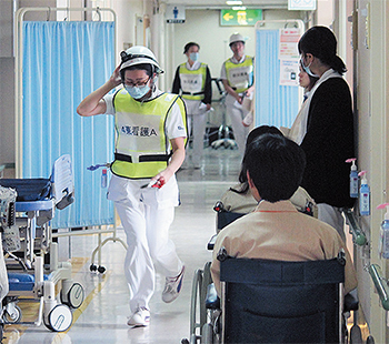 患者さん・入所者さんの避難誘導などを訓練