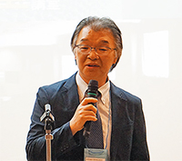 宗像院長は開会の挨拶で演題発表のバリエーションを明かす