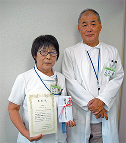坂本・看護師長（左）と共同演者の馬場淳臣院長