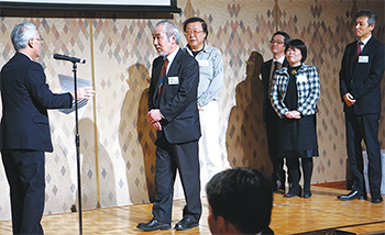 「各部署からのインシデント分析にも取り組みます」と本間技士長（左から2人目）