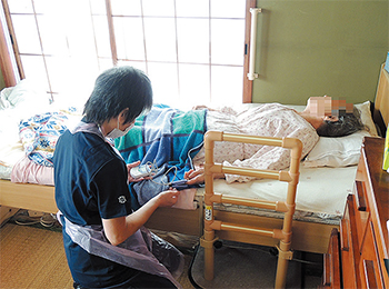 患者さんの健康状態をチェック