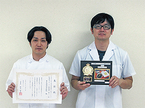 2位に差を付け優勝した帯広病院（左から齊藤調理師と森田調理師）