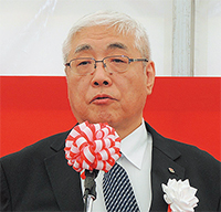 「患者さんのために、今まで以上に貢献していきたい」と篠崎・副理事長