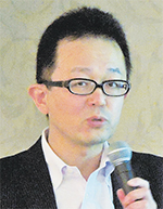 臨床試験案を説明する関センター長