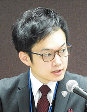 薬師寺医長の教育講演は会場から人があふれるほどの盛況ぶり
