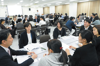 グループワークでは多様な立場でACPについて議論