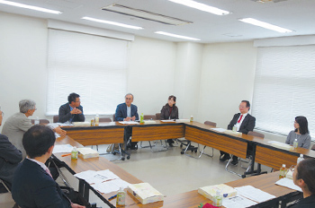 緩和ケア部会の運営について確認する幹事のメンバー