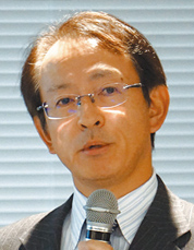 機能性膵神経内分泌腫瘍の治療について解説する浅原副院長