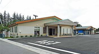 新築移転したポプリ（手前）となかよし園。ポプリにはスプリンクラー、なかよし園には隔離スペースを設置し安全面も充実